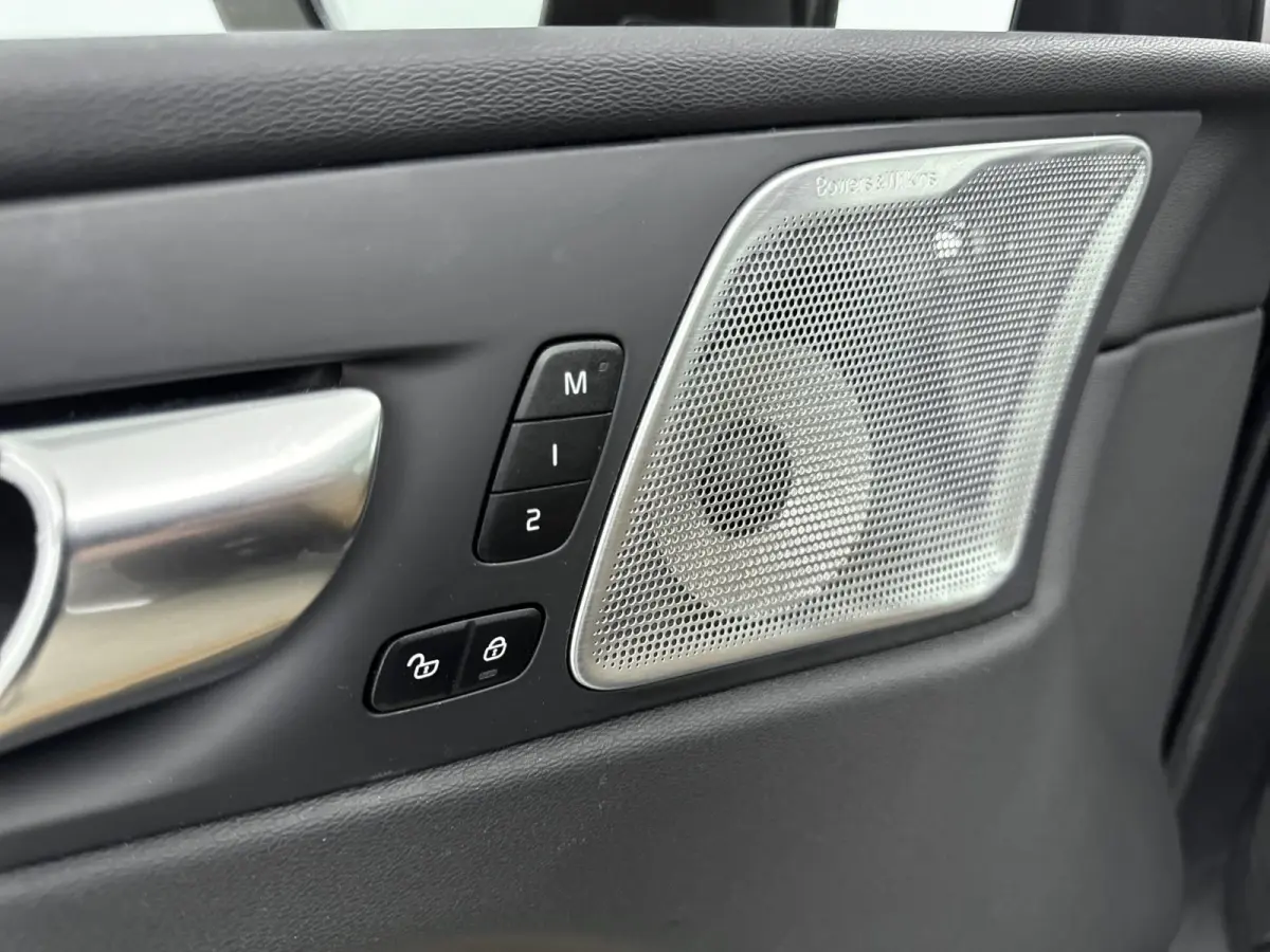 2.0 B5 AWD Inscription | Luchtvering | Bowers & Wilkins | BLIS | PDC+360 Camera | Stoelmassage / Ventilatie | 1e Eigenaar |