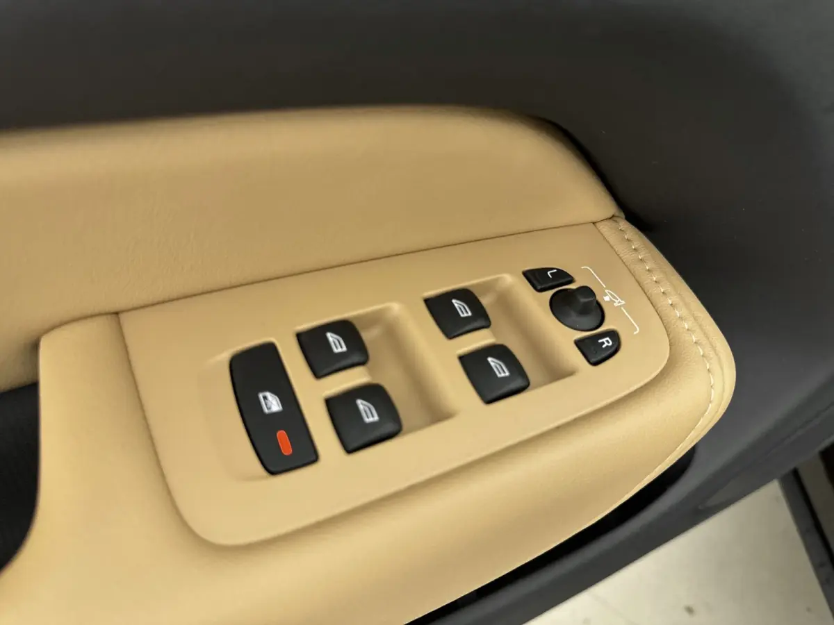 2.0 B5 AWD Inscription | Luchtvering | Bowers & Wilkins | BLIS | PDC+360 Camera | Stoelmassage / Ventilatie | 1e Eigenaar |