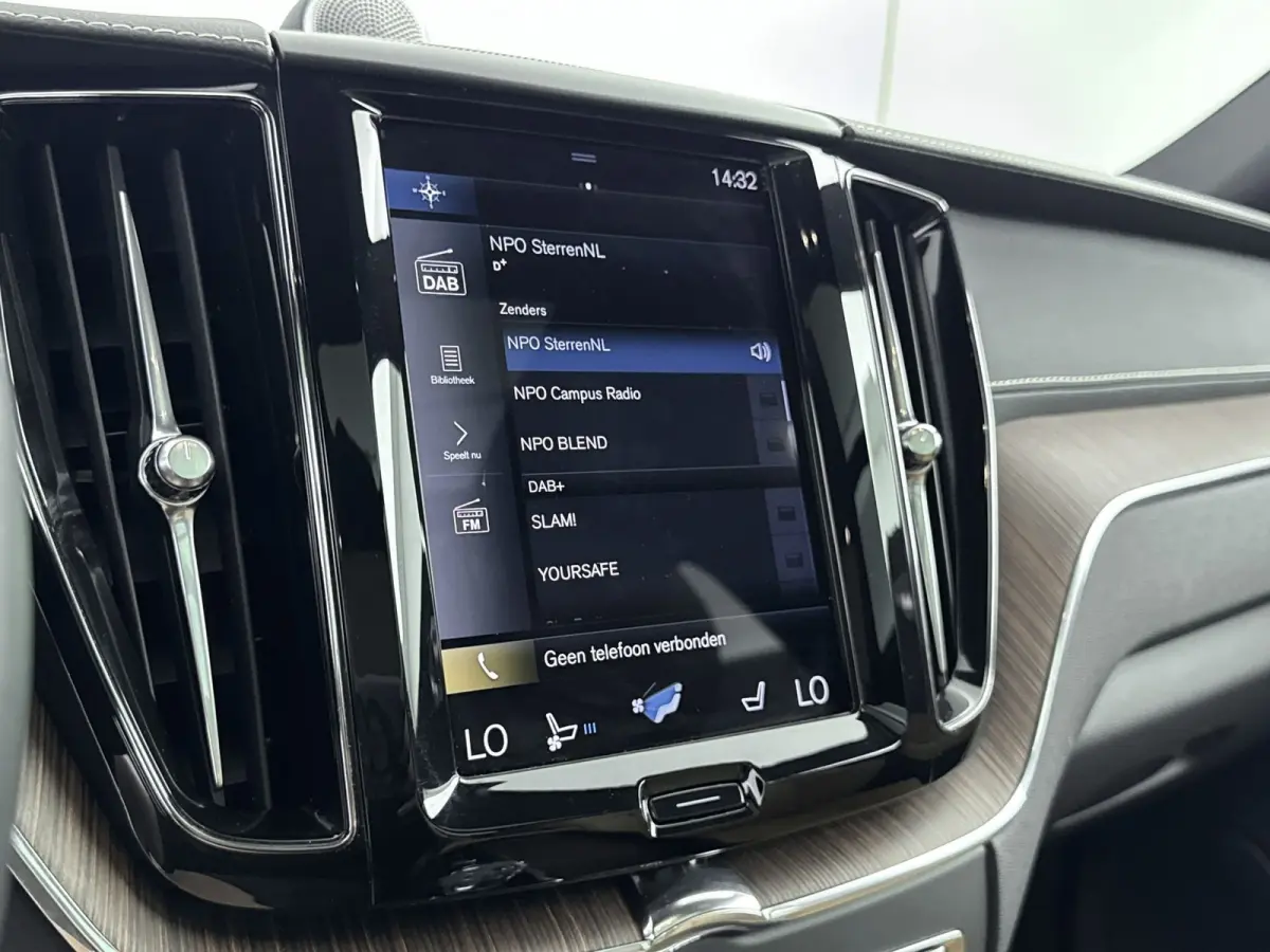 2.0 B5 AWD Inscription | Luchtvering | Bowers & Wilkins | BLIS | PDC+360 Camera | Stoelmassage / Ventilatie | 1e Eigenaar |