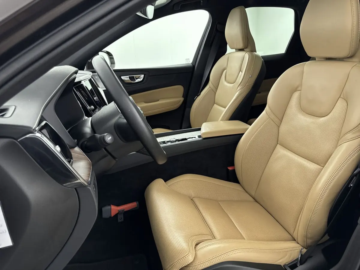 2.0 B5 AWD Inscription | Luchtvering | Bowers & Wilkins | BLIS | PDC+360 Camera | Stoelmassage / Ventilatie | 1e Eigenaar |