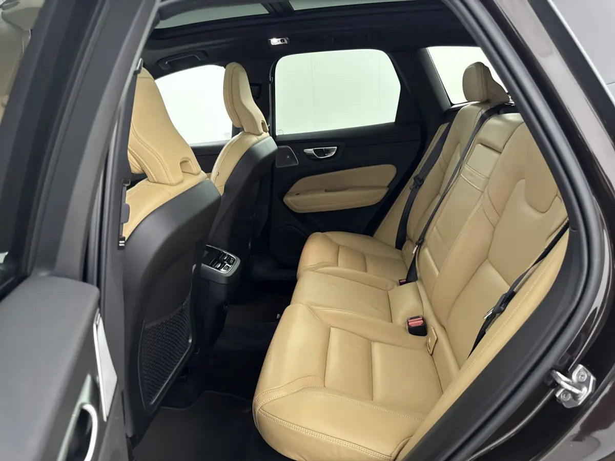 2.0 B5 AWD Inscription | Luchtvering | Bowers & Wilkins | BLIS | PDC+360 Camera | Stoelmassage / Ventilatie | 1e Eigenaar |