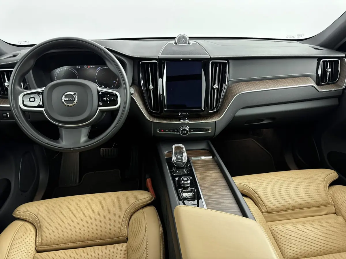 2.0 B5 AWD Inscription | Luchtvering | Bowers & Wilkins | BLIS | PDC+360 Camera | Stoelmassage / Ventilatie | 1e Eigenaar |