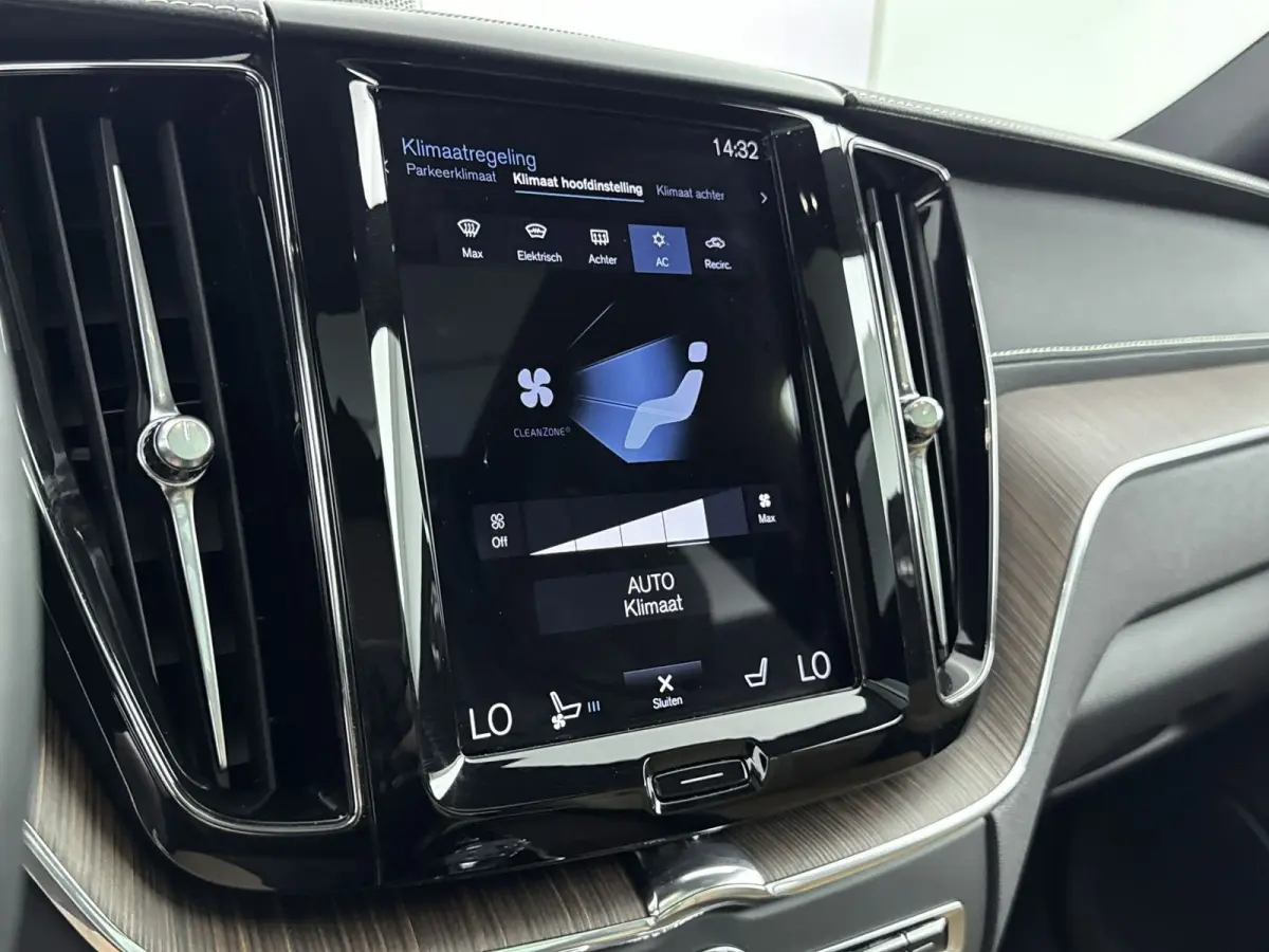 2.0 B5 AWD Inscription | Luchtvering | Bowers & Wilkins | BLIS | PDC+360 Camera | Stoelmassage / Ventilatie | 1e Eigenaar |
