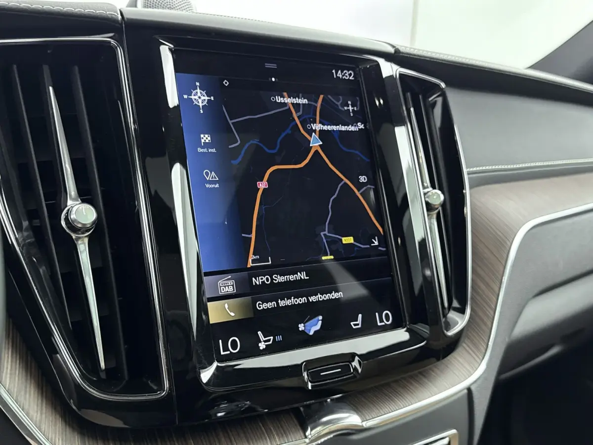 2.0 B5 AWD Inscription | Luchtvering | Bowers & Wilkins | BLIS | PDC+360 Camera | Stoelmassage / Ventilatie | 1e Eigenaar |