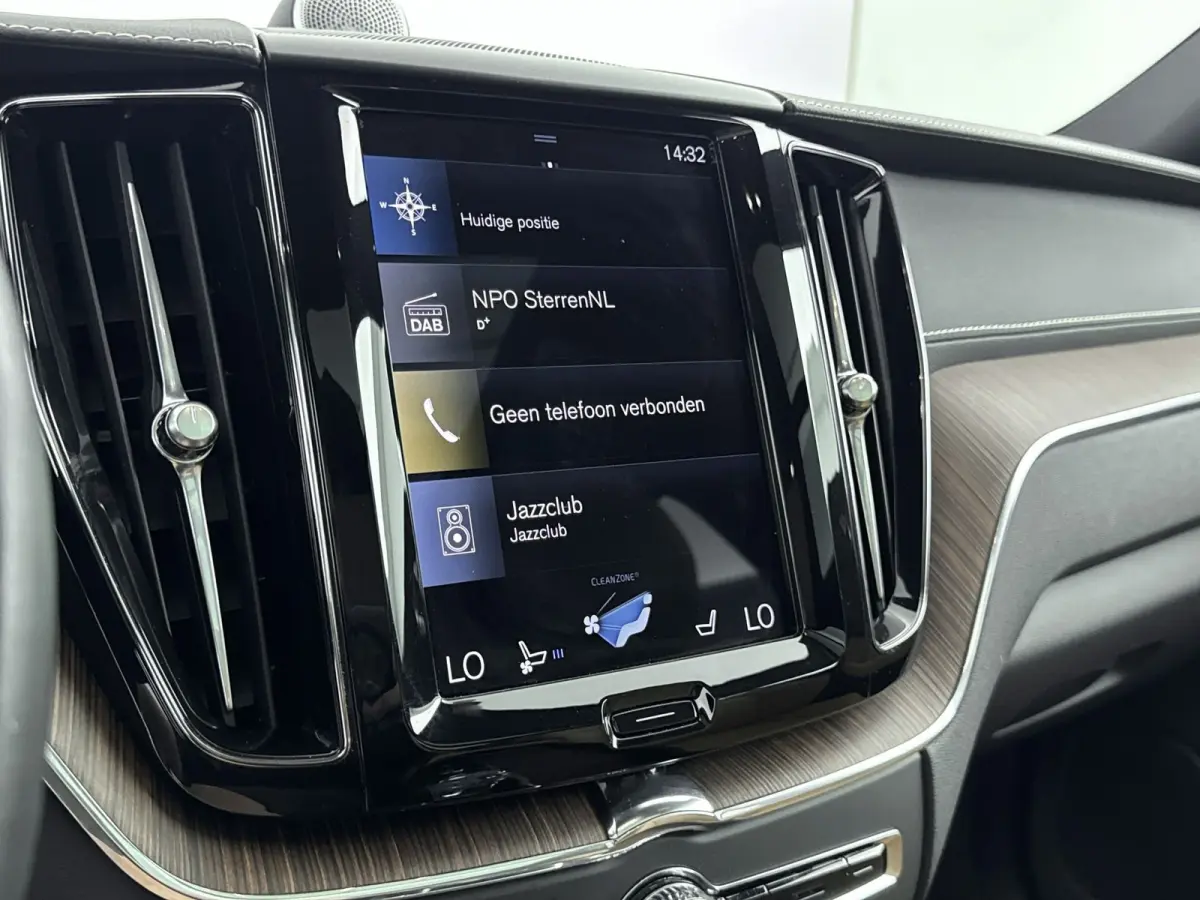 2.0 B5 AWD Inscription | Luchtvering | Bowers & Wilkins | BLIS | PDC+360 Camera | Stoelmassage / Ventilatie | 1e Eigenaar |