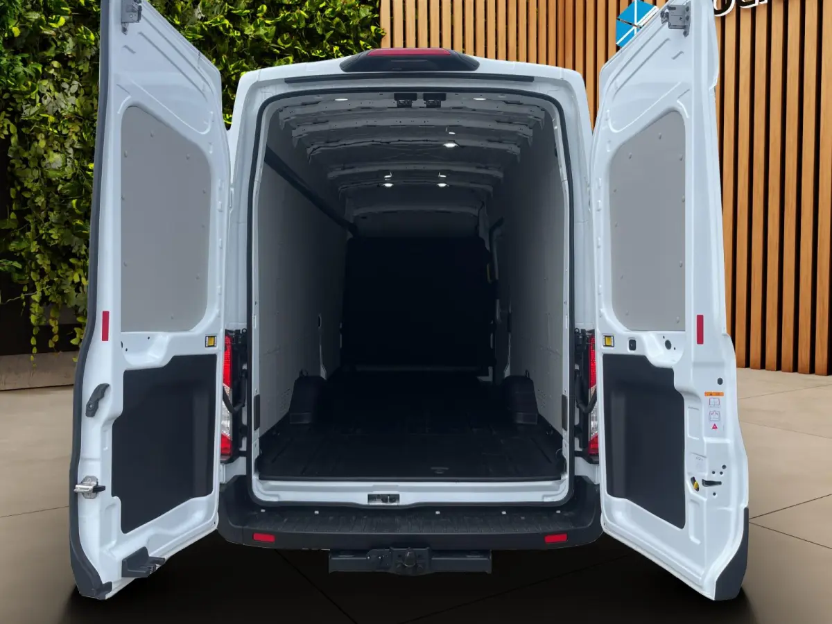 350 2.0 TDCI L4H3 Trend RWD 130PK Navigatie | Trekhaak | All Seasonbanden |