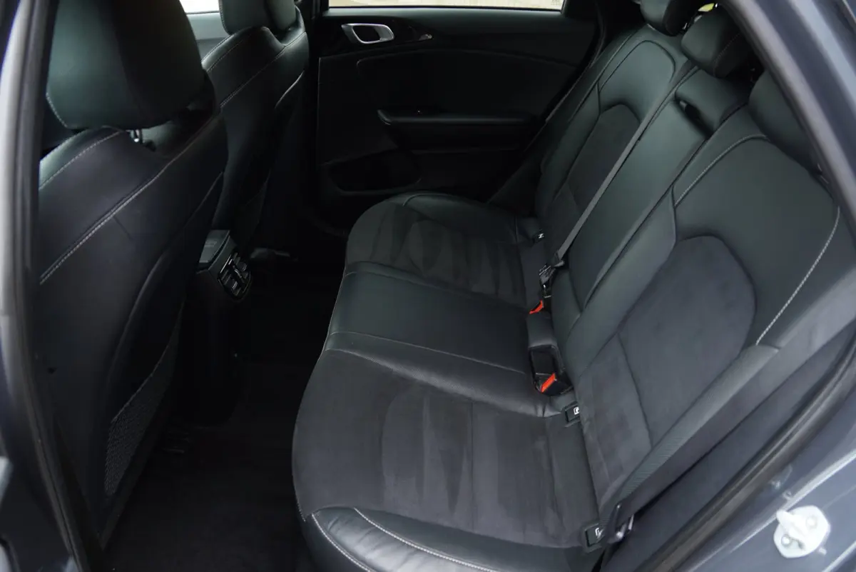 2022|1.0 T-GDi|GT-Line|Clima|Stoelverwarming|CarPlay|Navi|Lane Assist|Dodehoekdetectie|Cruise|Keyless|Virtual