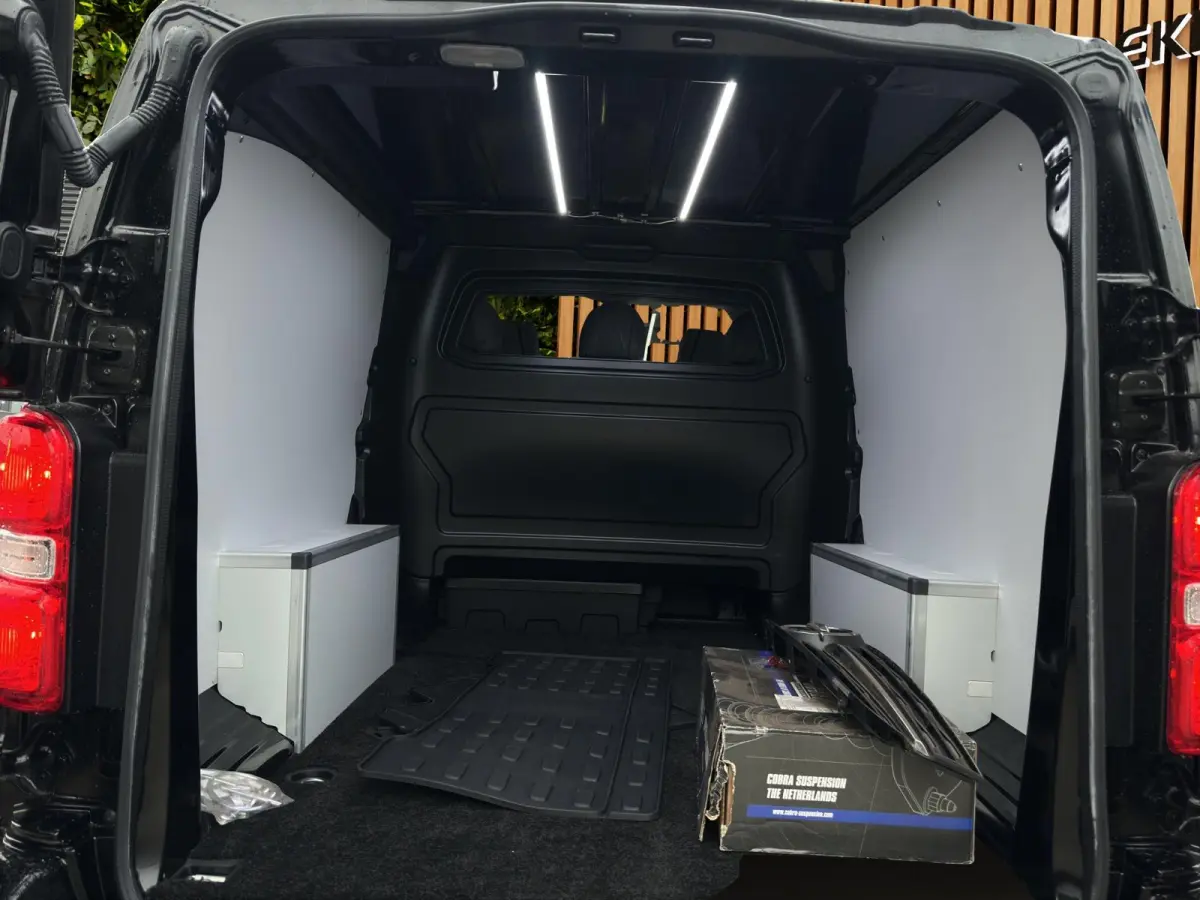 2.0 BlueHDi L3 Dubble Cabine 180PK Irmscher Edition Leer | 19" Lichtmetalen velgen | Trekhaak | Side Bars |