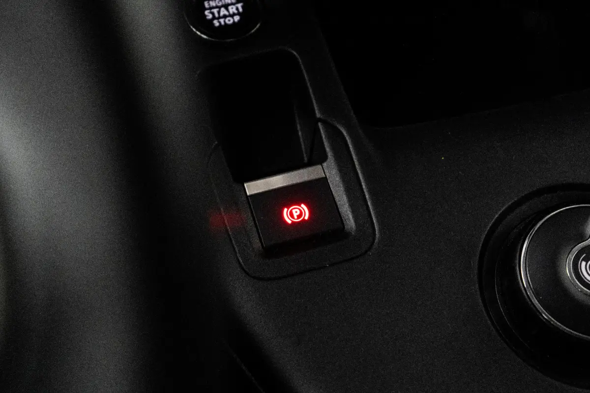 1.2 PureTech Shine Trekhaak! | Carplay | Stoelverwarming | Navigatie | Zeer Compleet! | Bluetooth | Clima | Cruise | Airco (automatisch) | Apple Carplay/Android Auto|telefoonintegratie premi