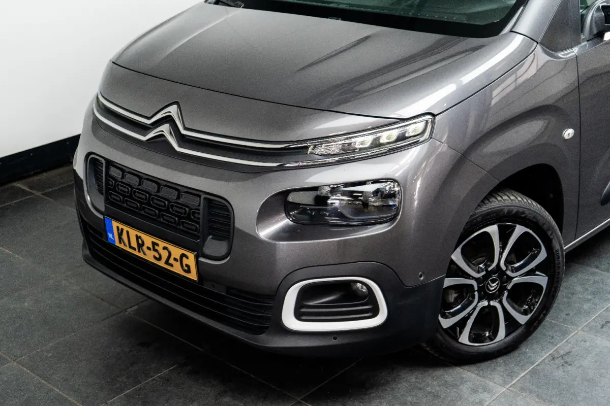 1.2 PureTech Shine Trekhaak! | Carplay | Stoelverwarming | Navigatie | Zeer Compleet! | Bluetooth | Clima | Cruise | Airco (automatisch) | Apple Carplay/Android Auto|telefoonintegratie premi