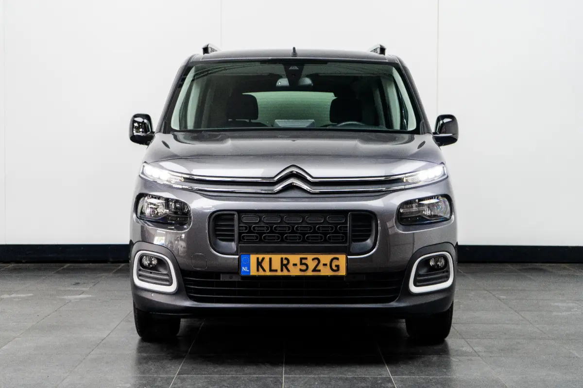 1.2 PureTech Shine Trekhaak! | Carplay | Stoelverwarming | Navigatie | Zeer Compleet! | Bluetooth | Clima | Cruise | Airco (automatisch) | Apple Carplay/Android Auto|telefoonintegratie premi