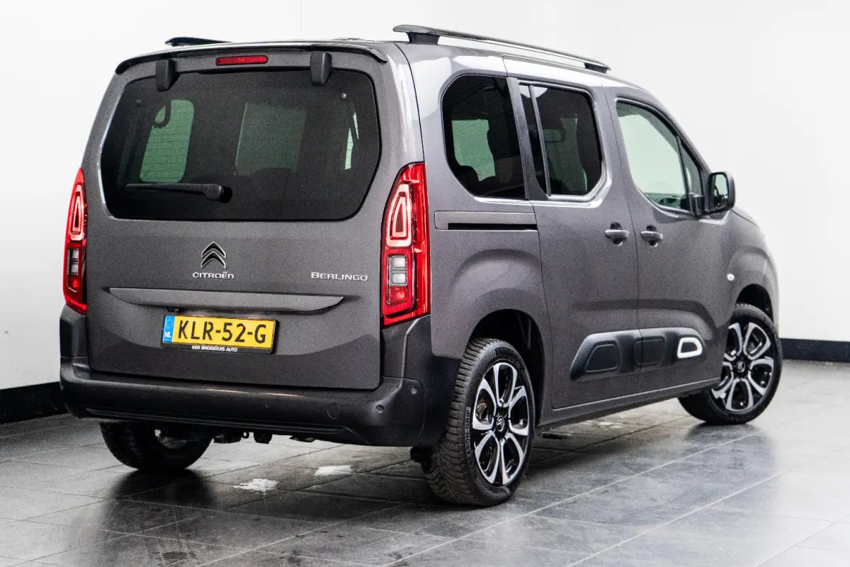 1.2 PureTech Shine Trekhaak! | Carplay | Stoelverwarming | Navigatie | Zeer Compleet! | Bluetooth | Clima | Cruise | Airco (automatisch) | Apple Carplay/Android Auto|telefoonintegratie premi