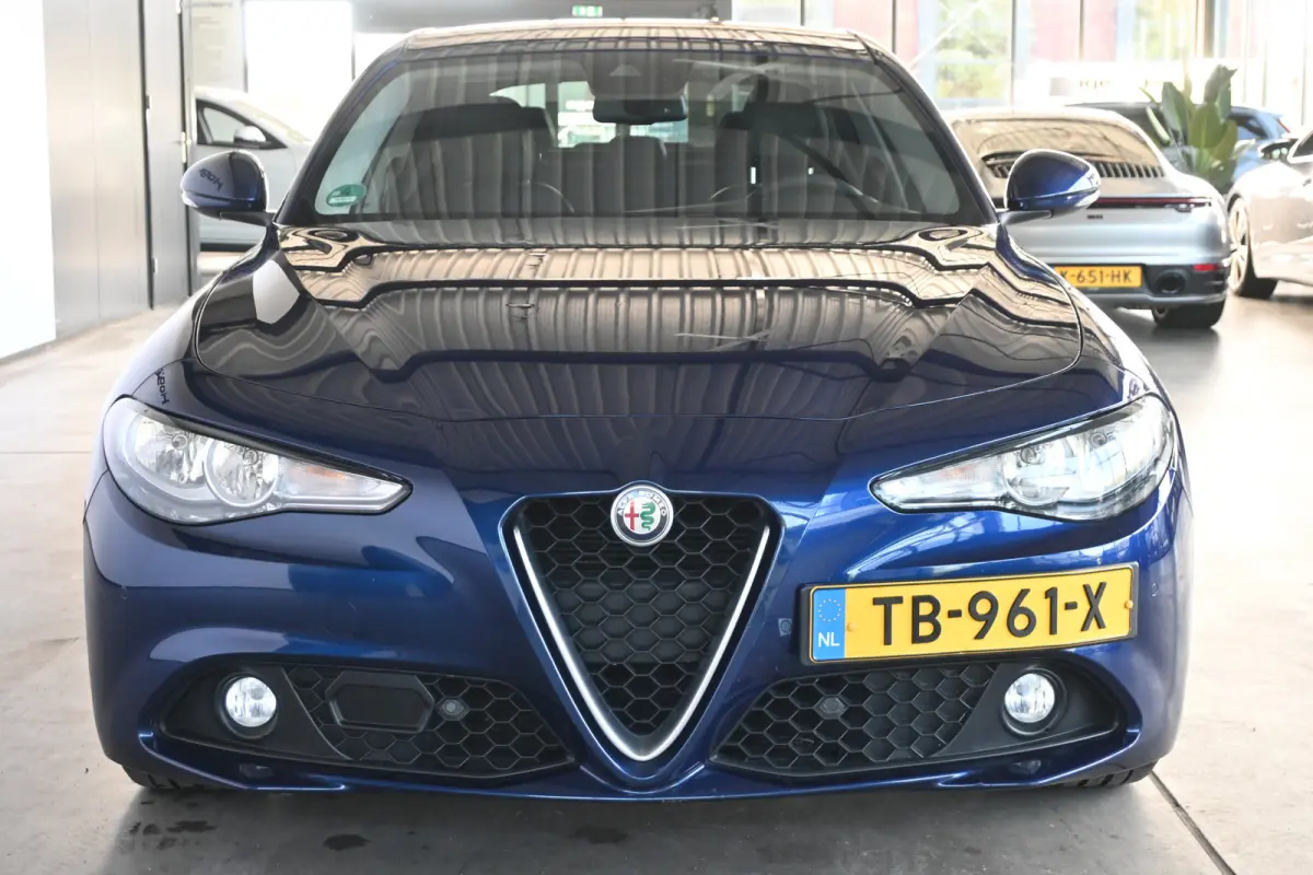 2.0T Automaat Super Clima Cruise control Navigatie Trekhaak PDC 100% Onderhouden Inruil mogelijk