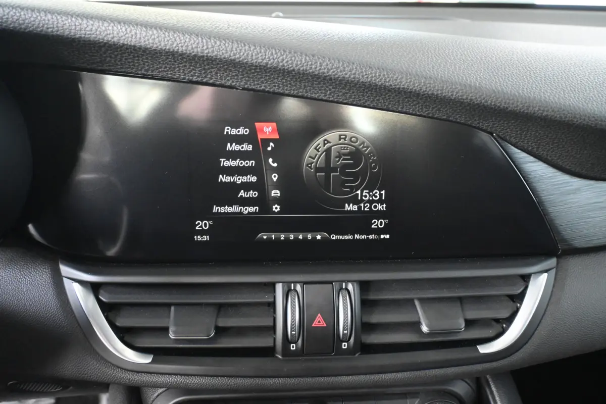2.0T Automaat Super Clima Cruise control Navigatie Trekhaak PDC 100% Onderhouden Inruil mogelijk