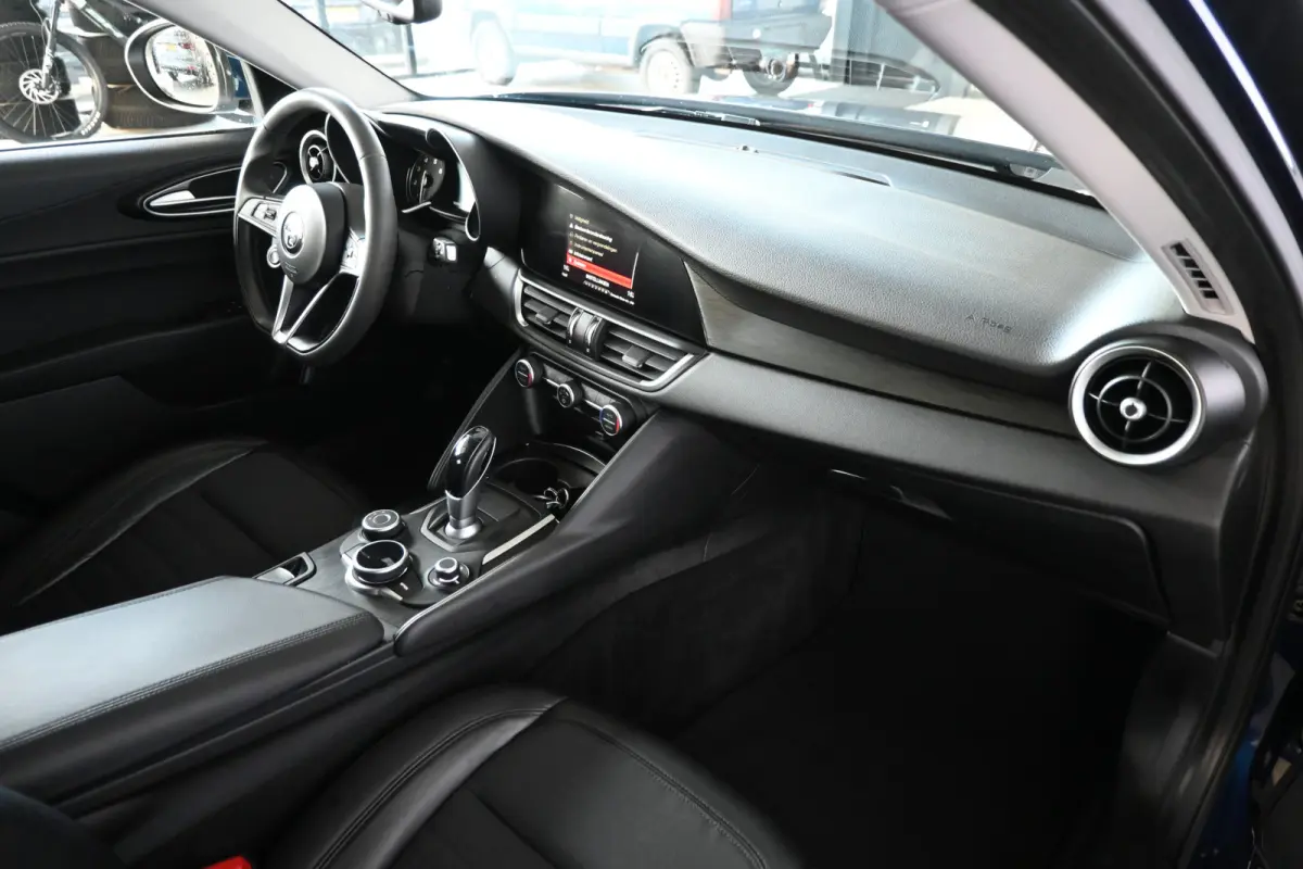 2.0T Automaat Super Clima Cruise control Navigatie Trekhaak PDC 100% Onderhouden Inruil mogelijk