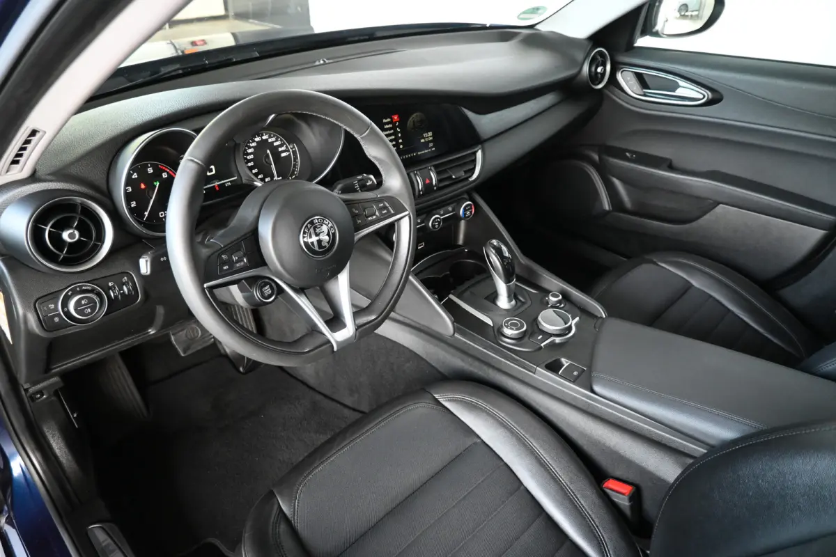 2.0T Automaat Super Clima Cruise control Navigatie Trekhaak PDC 100% Onderhouden Inruil mogelijk