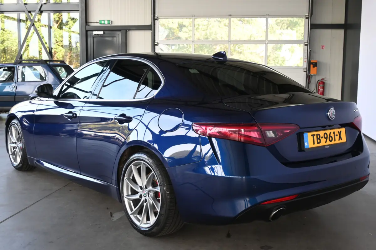 2.0T Automaat Super Clima Cruise control Navigatie Trekhaak PDC 100% Onderhouden Inruil mogelijk