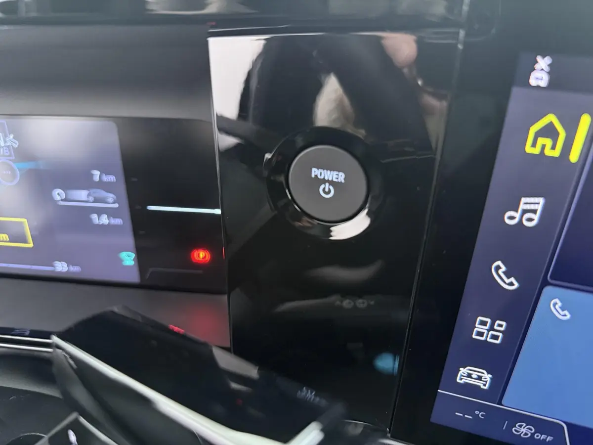 ENGAGE 40 kWh €5.620 Voorraadkorting! 317Km WLTP | 11kW AC lader | Warmtepomp | 80kW DC Snelladen | 8 jaar of 160.000 Batterijgarantie!