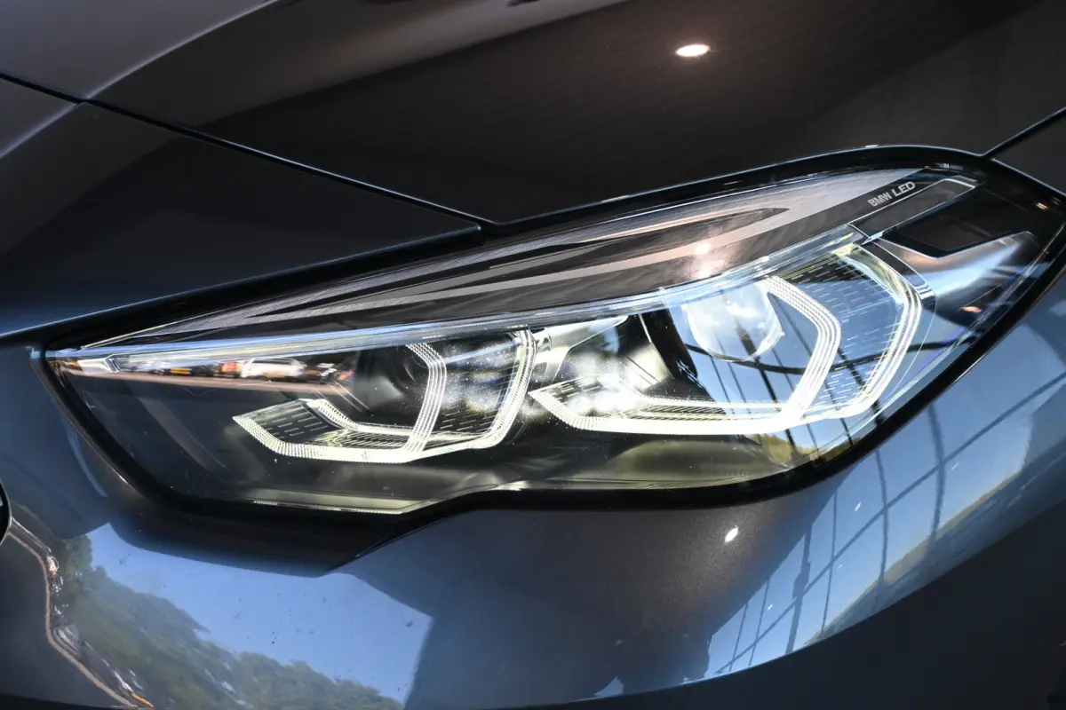218i Automaat High Executive Clima Cruise control Navigatie LED Sportstoelen 100% Onderhouden Inruil mogelijk