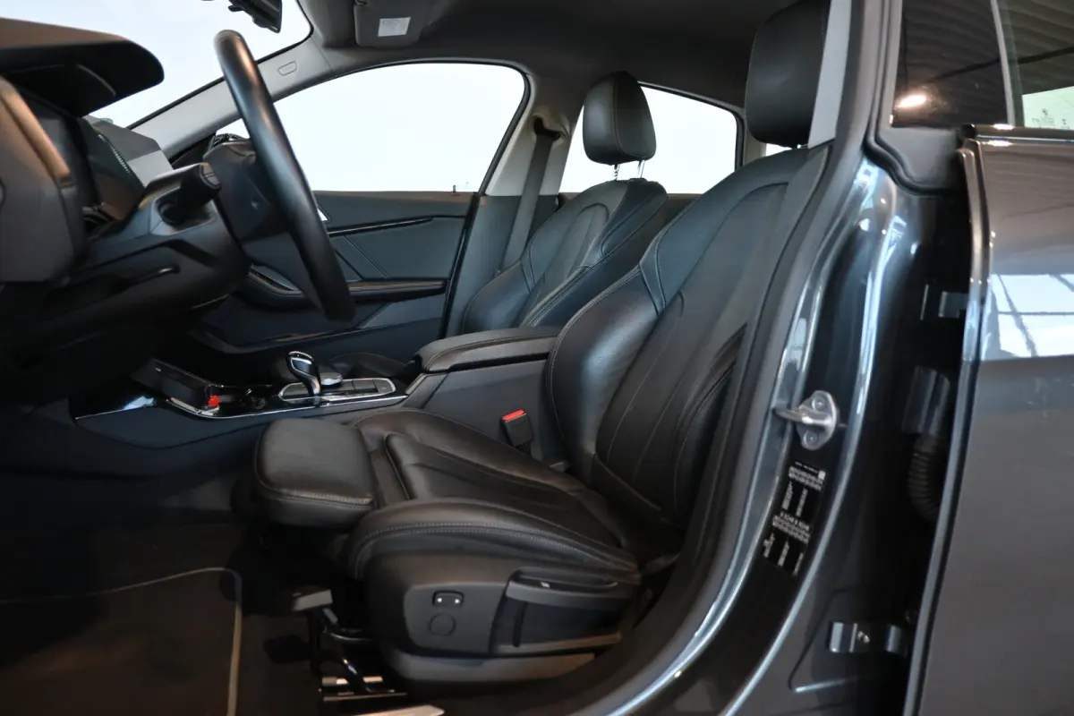218i Automaat High Executive Clima Cruise control Navigatie LED Sportstoelen 100% Onderhouden Inruil mogelijk