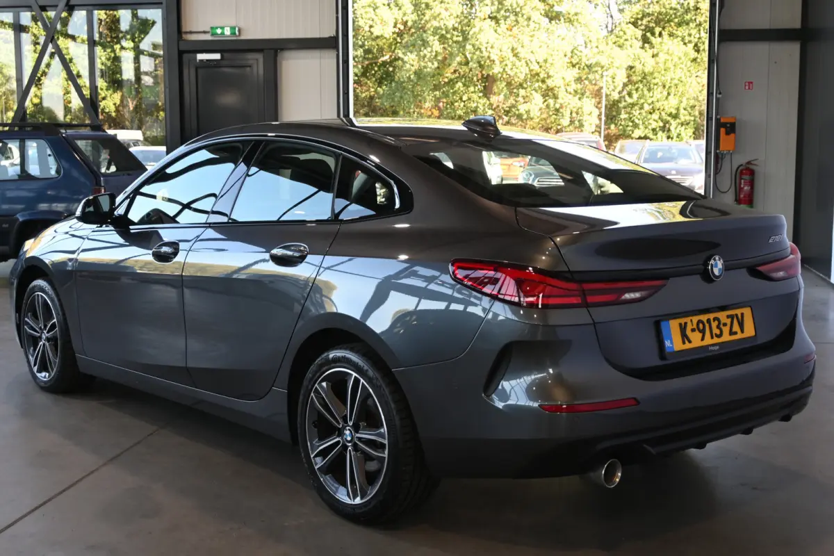 218i Automaat High Executive Clima Cruise control Navigatie LED Sportstoelen 100% Onderhouden Inruil mogelijk