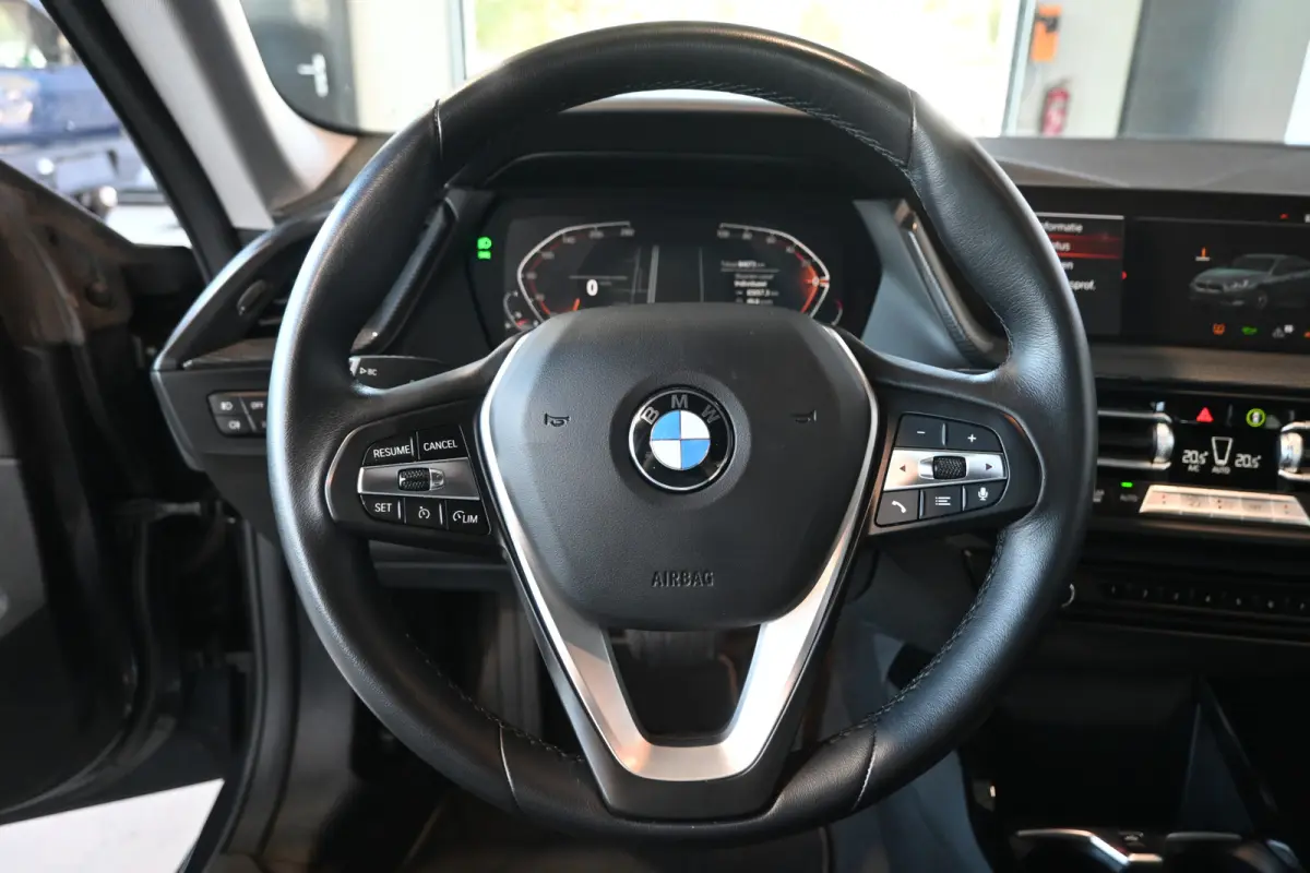 218i Automaat High Executive Clima Cruise control Navigatie LED Sportstoelen 100% Onderhouden Inruil mogelijk