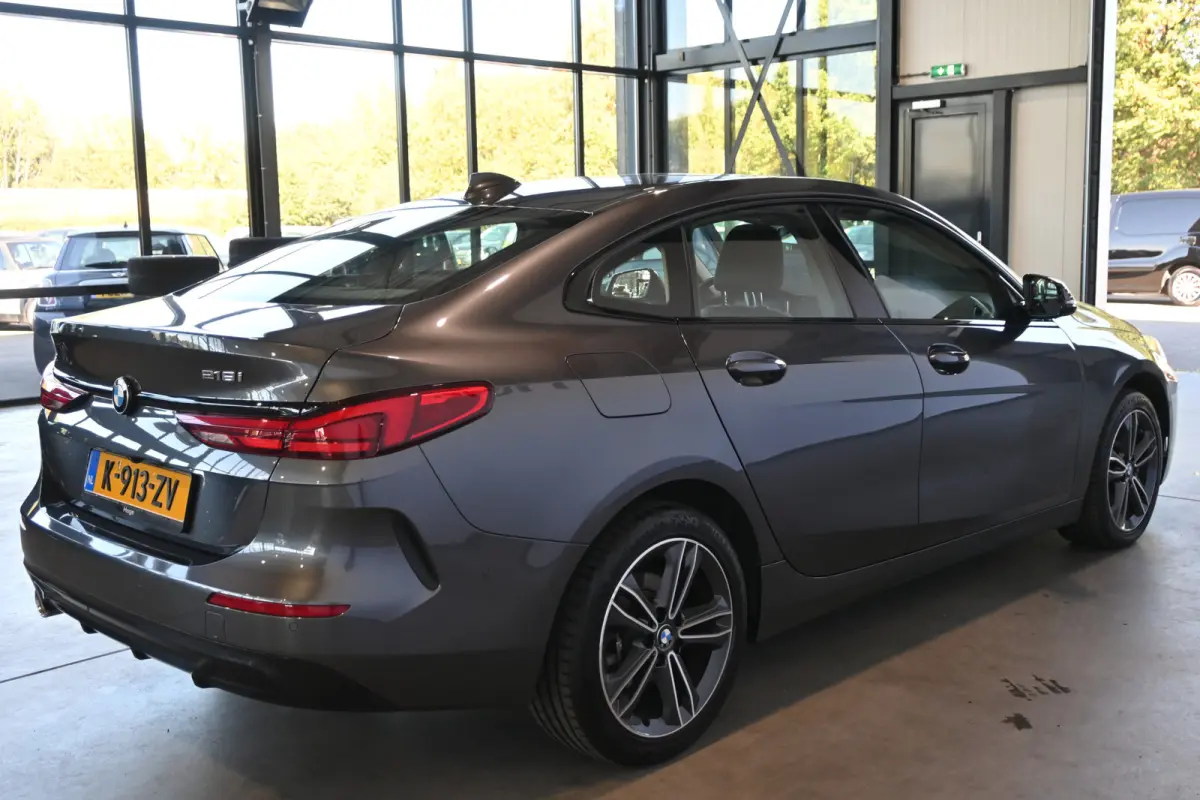 218i Automaat High Executive Clima Cruise control Navigatie LED Sportstoelen 100% Onderhouden Inruil mogelijk