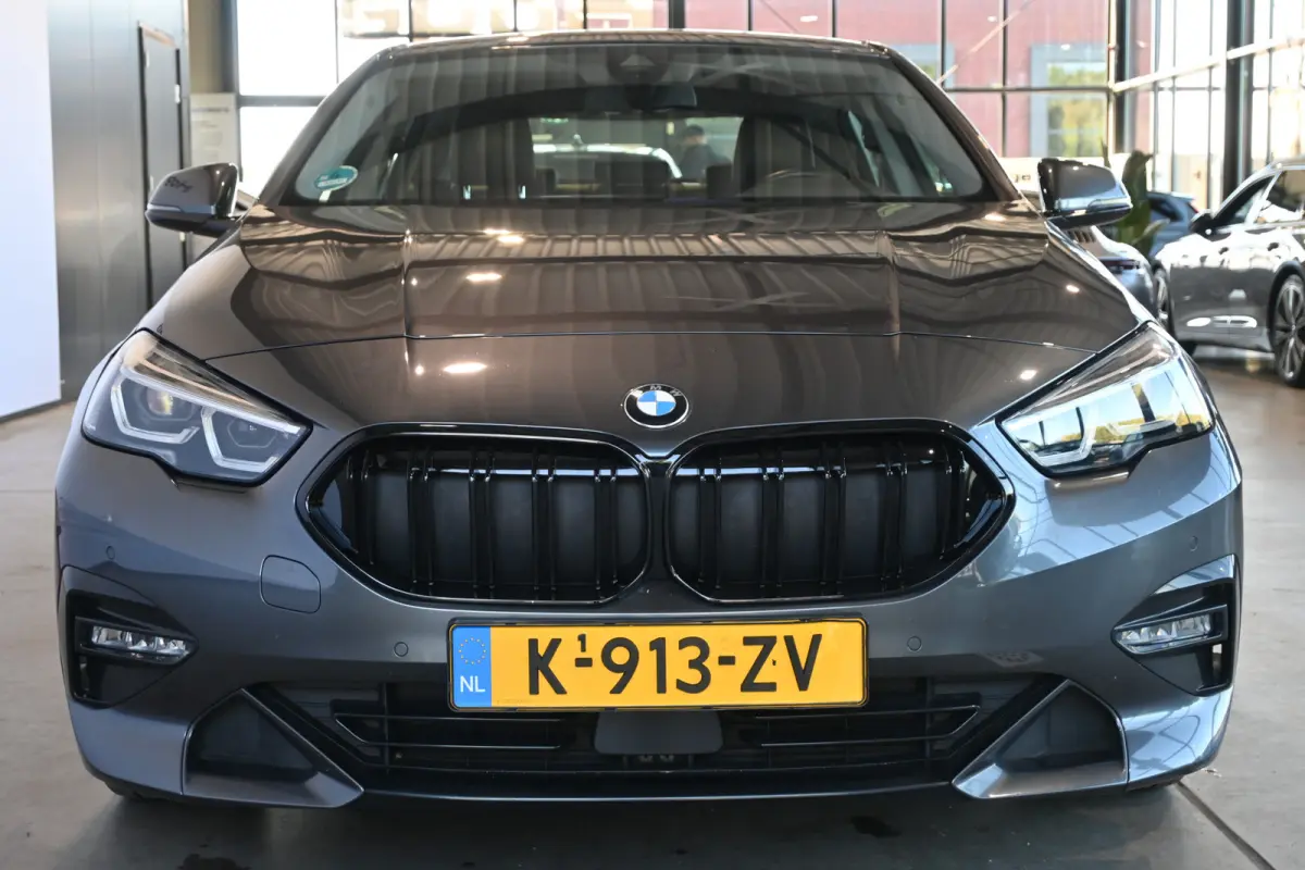 218i Automaat High Executive Clima Cruise control Navigatie LED Sportstoelen 100% Onderhouden Inruil mogelijk