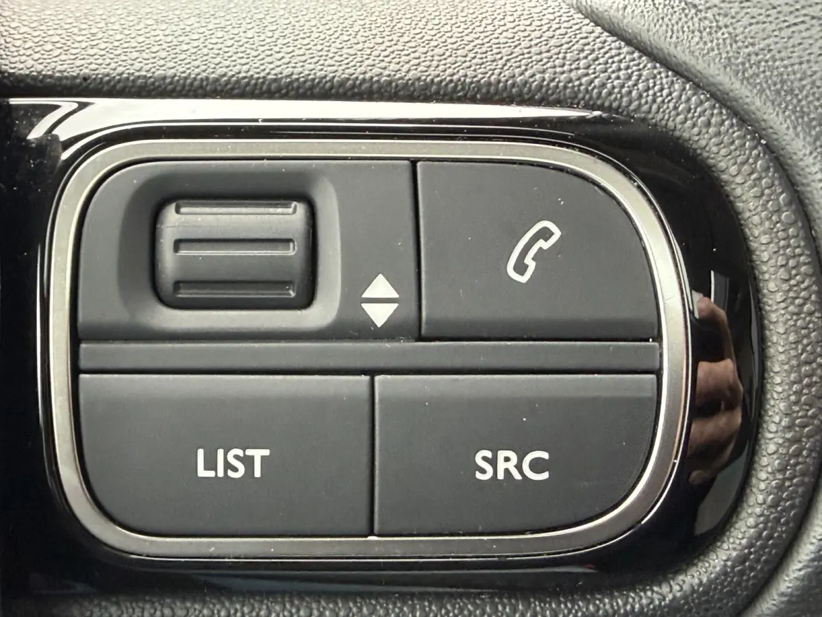 130pk BlueHDI Shine (Trekhaak - Panoramadak - Adaptieve Cruise Controle - Stoelverwarming - Parkeersensoren V+A - Camera - Automatische Airco - Navigatie)