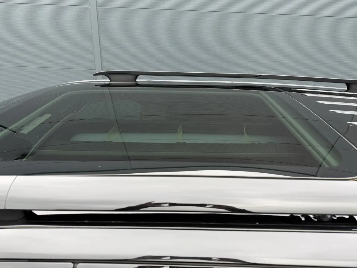 130pk BlueHDI Shine (Trekhaak - Panoramadak - Adaptieve Cruise Controle - Stoelverwarming - Parkeersensoren V+A - Camera - Automatische Airco - Navigatie)