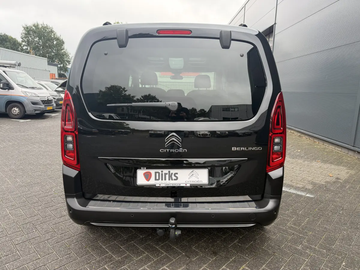 130pk BlueHDI Shine (Trekhaak - Panoramadak - Adaptieve Cruise Controle - Stoelverwarming - Parkeersensoren V+A - Camera - Automatische Airco - Navigatie)