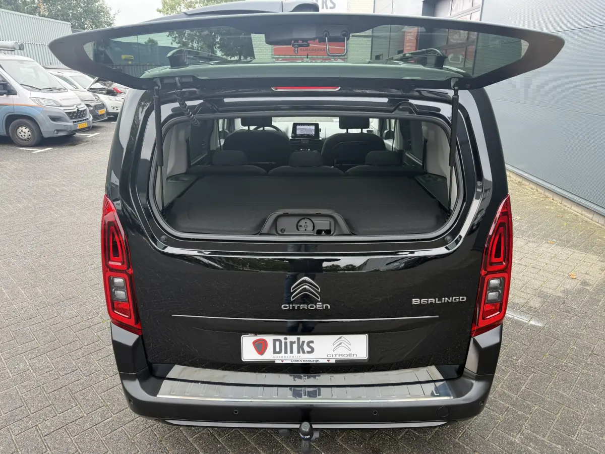 130pk BlueHDI Shine (Trekhaak - Panoramadak - Adaptieve Cruise Controle - Stoelverwarming - Parkeersensoren V+A - Camera - Automatische Airco - Navigatie)
