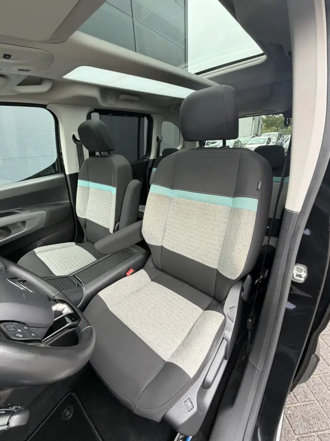 130pk BlueHDI Shine (Trekhaak - Panoramadak - Adaptieve Cruise Controle - Stoelverwarming - Parkeersensoren V+A - Camera - Automatische Airco - Navigatie)