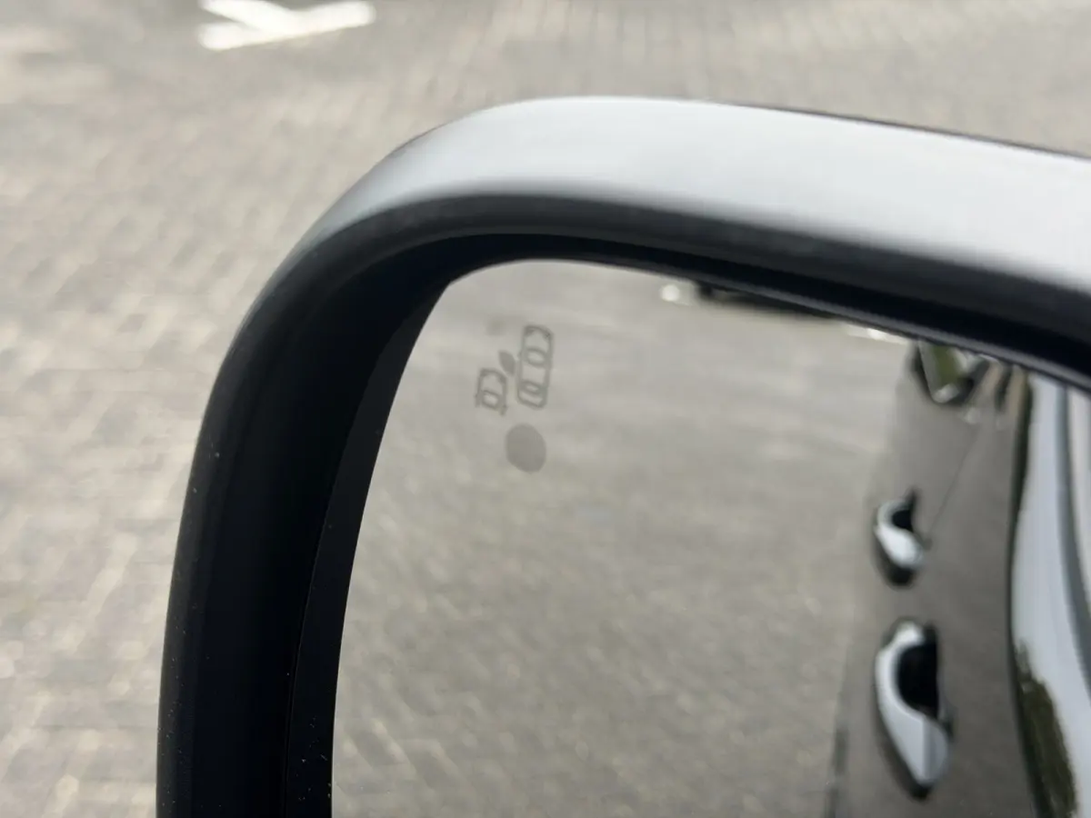 130pk BlueHDI Shine (Trekhaak - Panoramadak - Adaptieve Cruise Controle - Stoelverwarming - Parkeersensoren V+A - Camera - Automatische Airco - Navigatie)