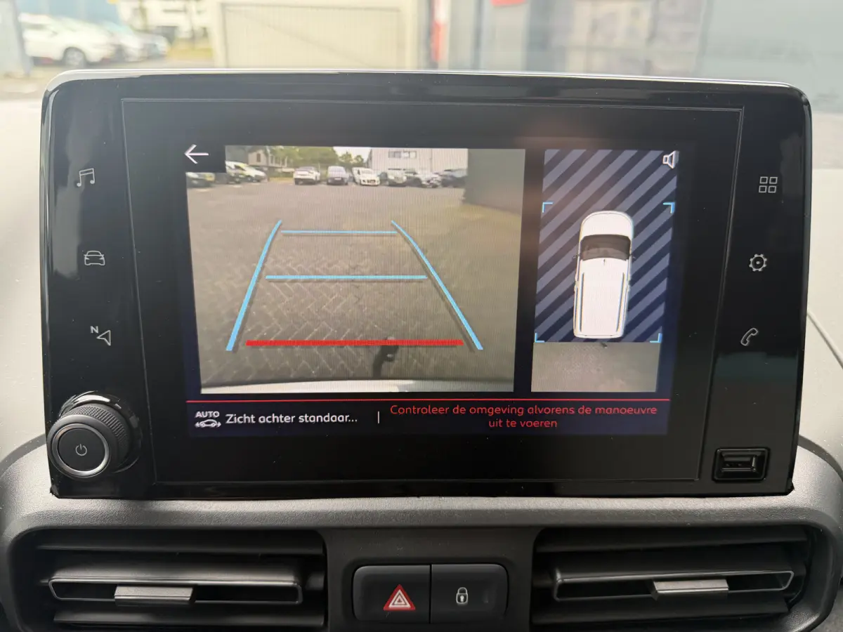130pk BlueHDI Shine (Trekhaak - Panoramadak - Adaptieve Cruise Controle - Stoelverwarming - Parkeersensoren V+A - Camera - Automatische Airco - Navigatie)