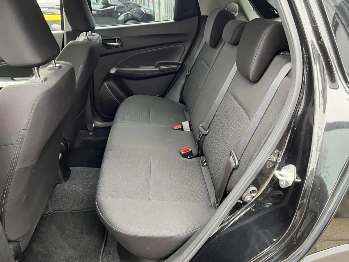 1.2 Smart Hybrid Zwart 5DRS 2018 | Airco | Cruise |
