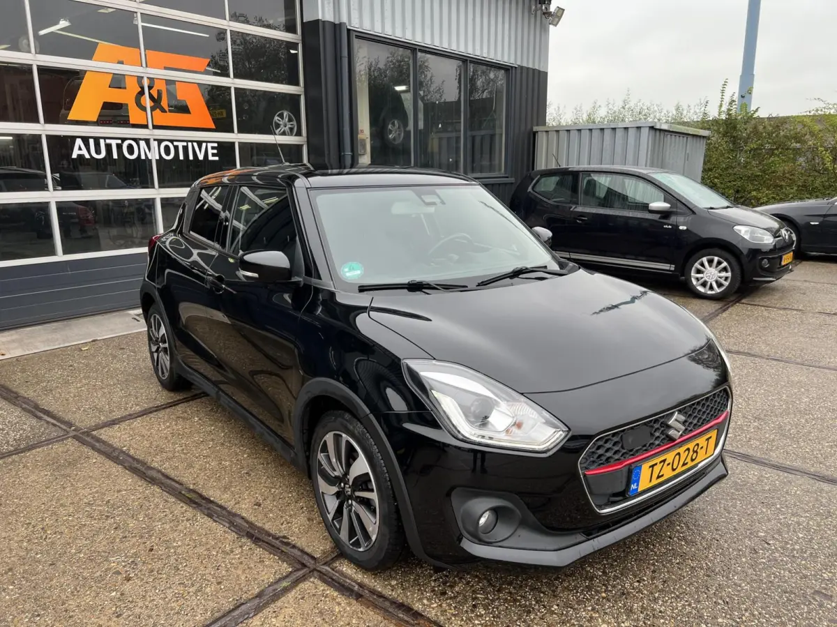 1.2 Smart Hybrid Zwart 5DRS 2018 | Airco | Cruise |