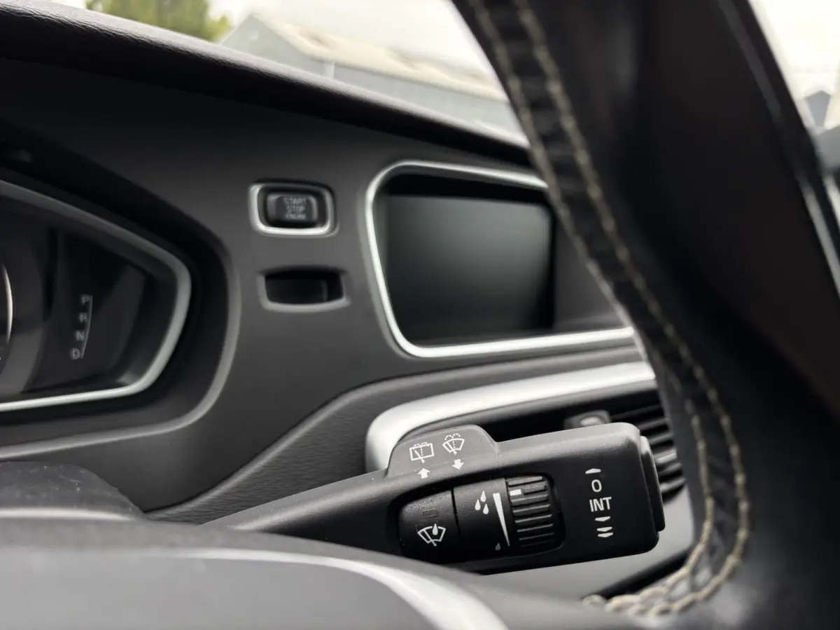 1.5 T3 Polar+ Sport R-Design trekhaak leder camera