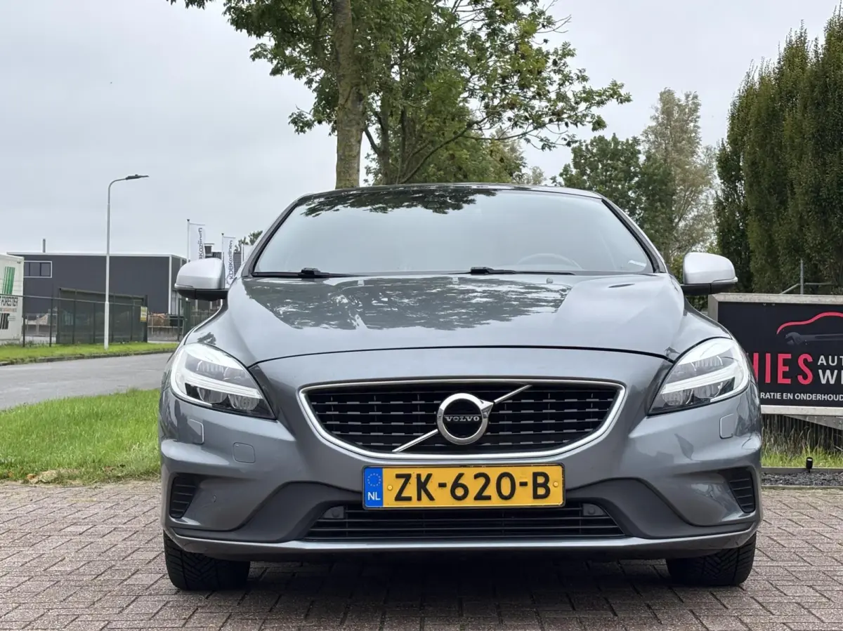 1.5 T3 Polar+ Sport R-Design trekhaak leder camera
