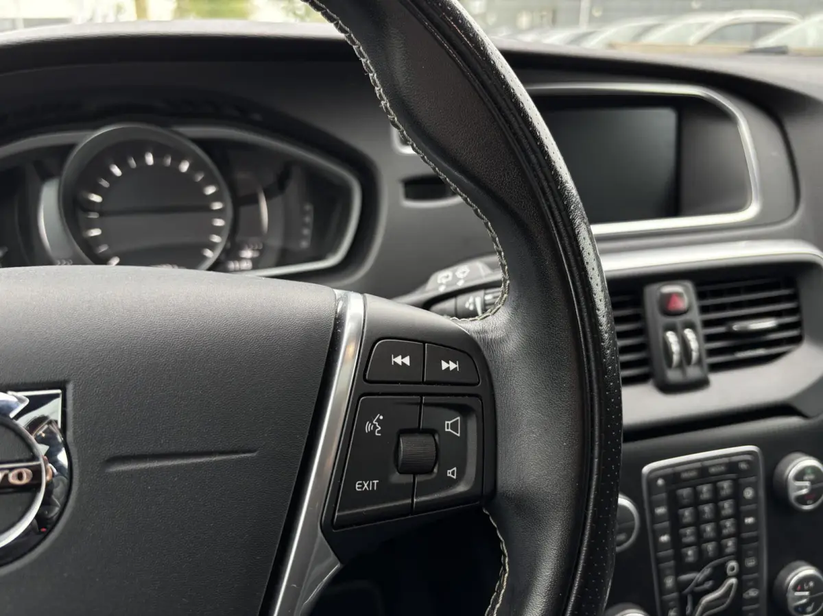 1.5 T3 Polar+ Sport R-Design trekhaak leder camera
