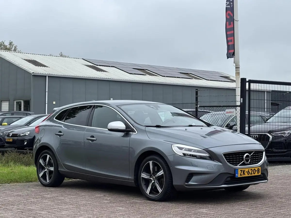 1.5 T3 Polar+ Sport R-Design trekhaak leder camera