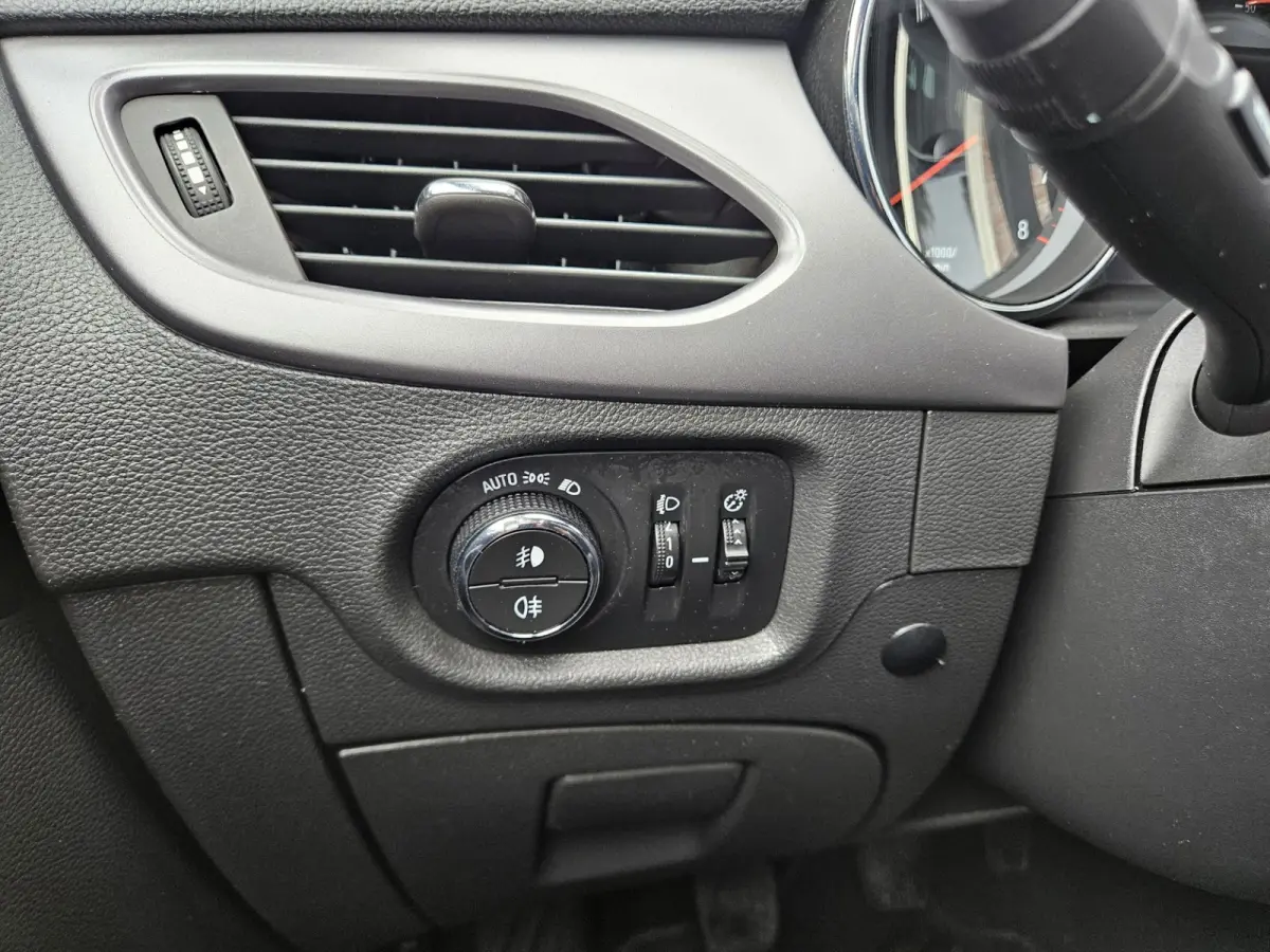 1.0 Business+ Trekhaak! Navigatie! Nette Auto! NAP! Airco! Cruise Control!