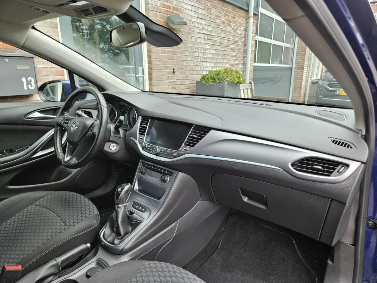 1.0 Business+ Trekhaak! Navigatie! Nette Auto! NAP! Airco! Cruise Control!