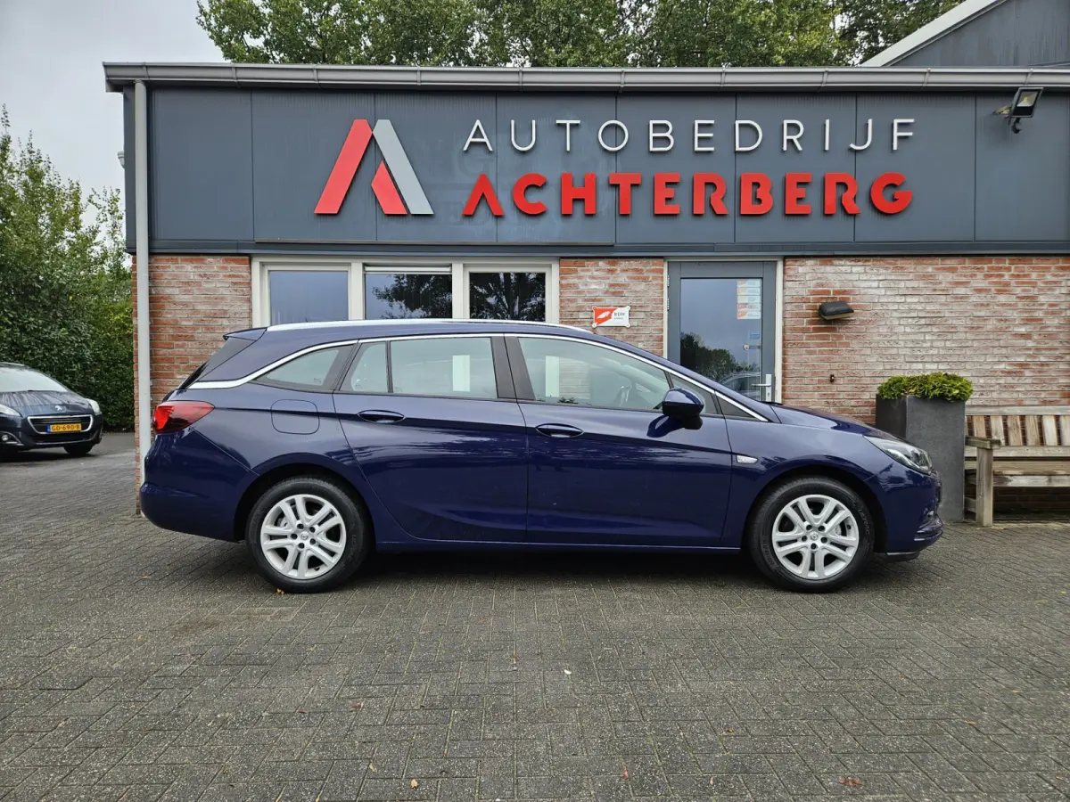 1.0 Business+ Trekhaak! Navigatie! Nette Auto! NAP! Airco! Cruise Control!
