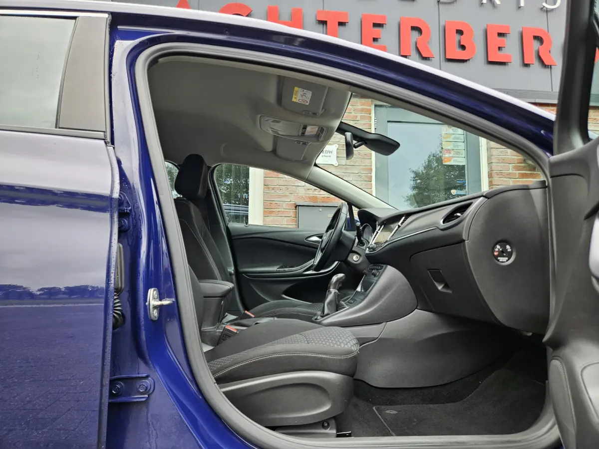 1.0 Business+ Trekhaak! Navigatie! Nette Auto! NAP! Airco! Cruise Control!