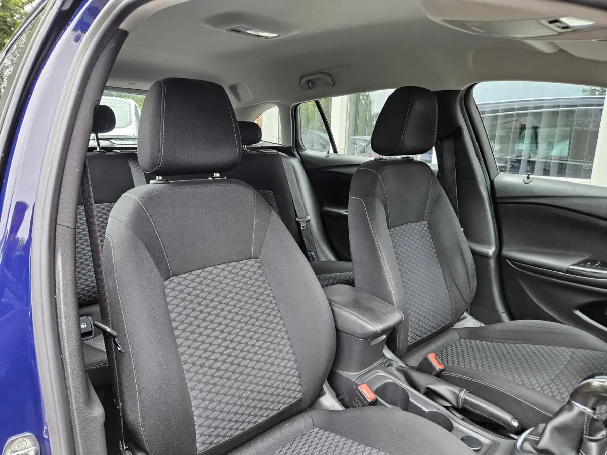 1.0 Business+ Trekhaak! Navigatie! Nette Auto! NAP! Airco! Cruise Control!