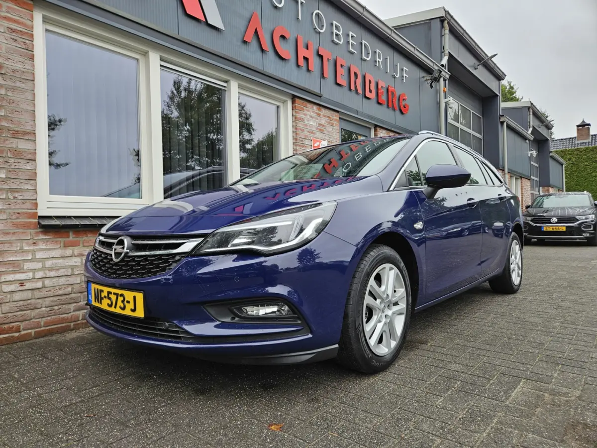 1.0 Business+ Trekhaak! Navigatie! Nette Auto! NAP! Airco! Cruise Control!