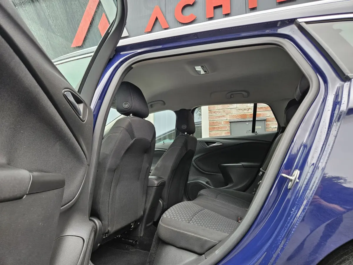 1.0 Business+ Trekhaak! Navigatie! Nette Auto! NAP! Airco! Cruise Control!