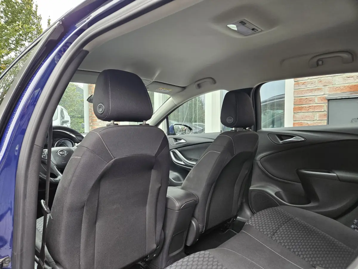 1.0 Business+ Trekhaak! Navigatie! Nette Auto! NAP! Airco! Cruise Control!