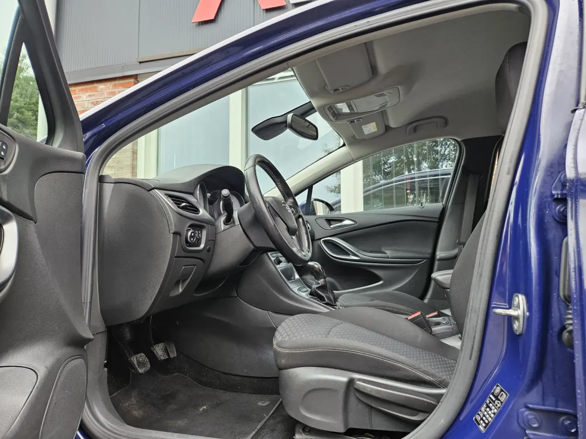 1.0 Business+ Trekhaak! Navigatie! Nette Auto! NAP! Airco! Cruise Control!